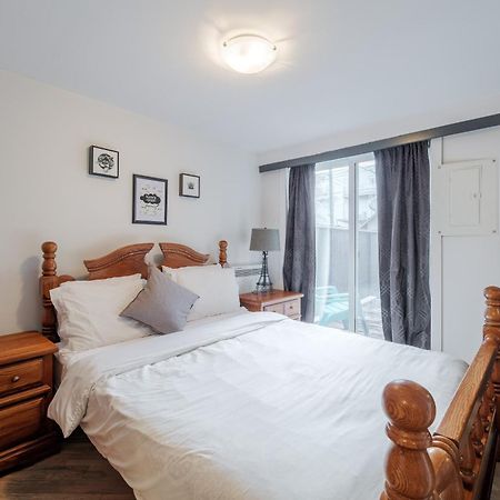 شقة Chez Sarah: Montreal Themed Cozy Loft المظهر الخارجي الصورة