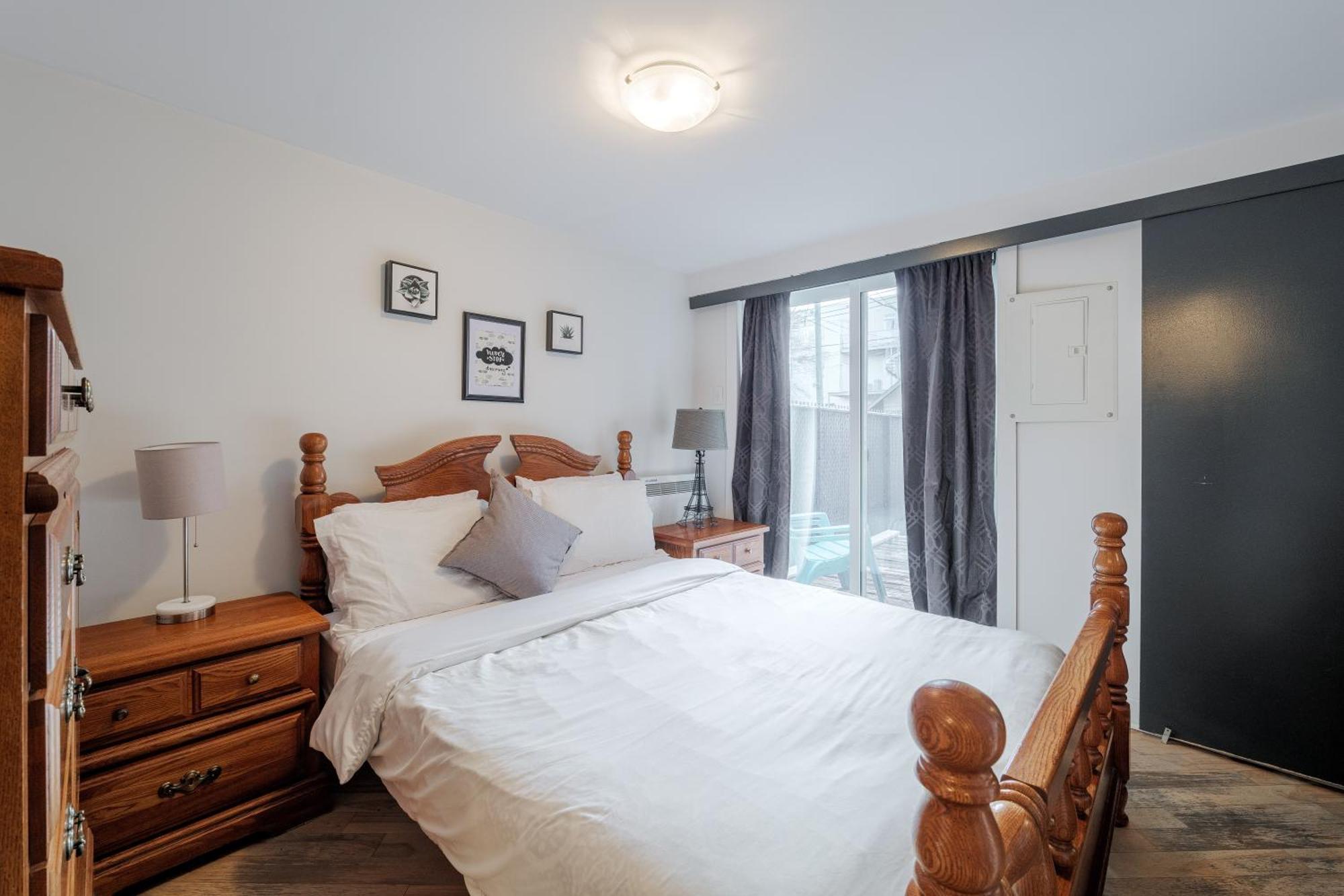 شقة Chez Sarah: Montreal Themed Cozy Loft المظهر الخارجي الصورة