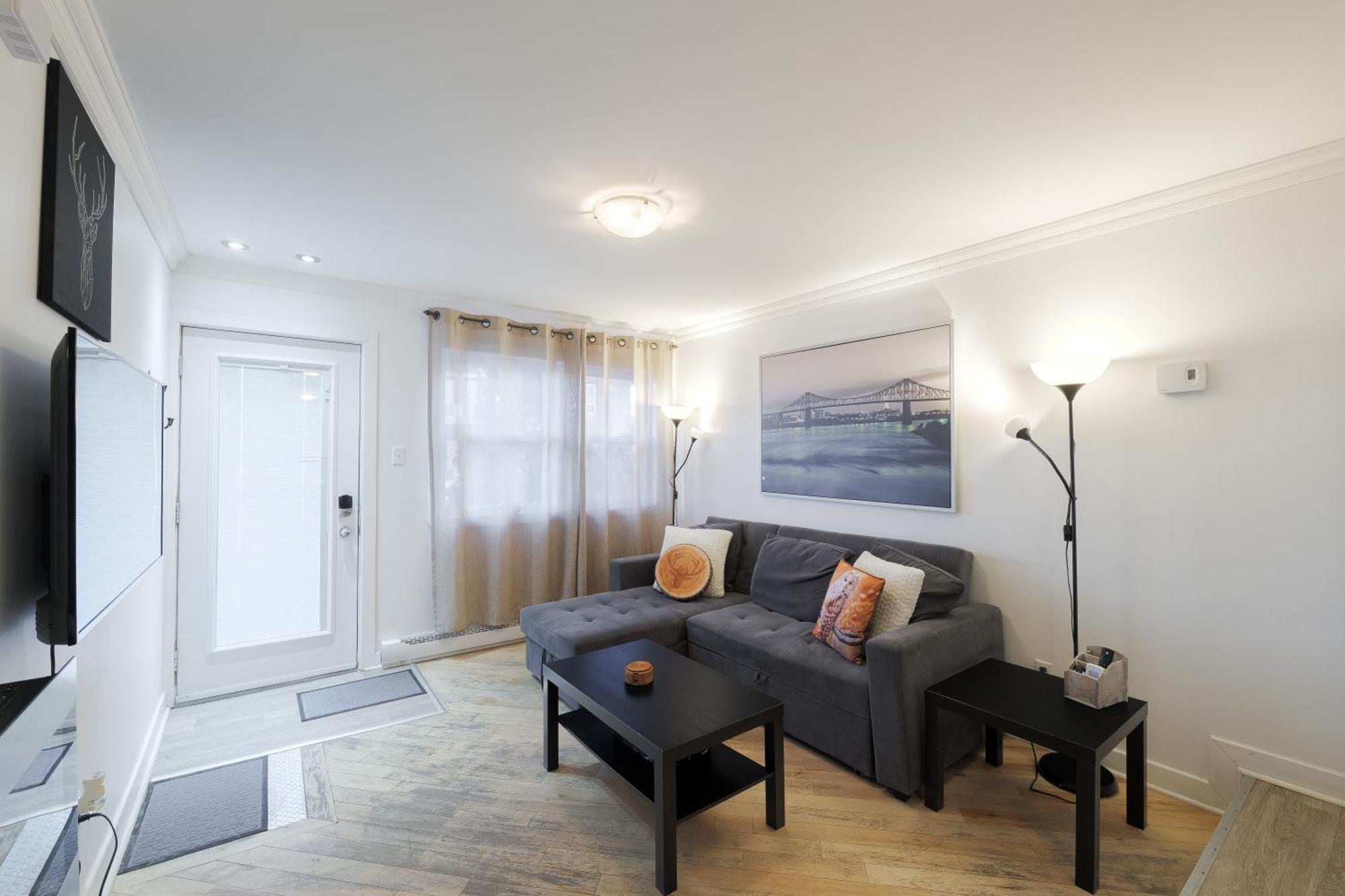 شقة Chez Sarah: Montreal Themed Cozy Loft المظهر الخارجي الصورة